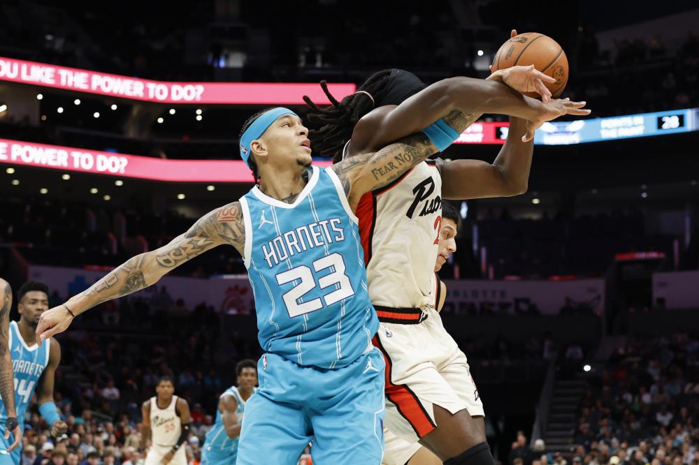 右路频频发 右路频频发